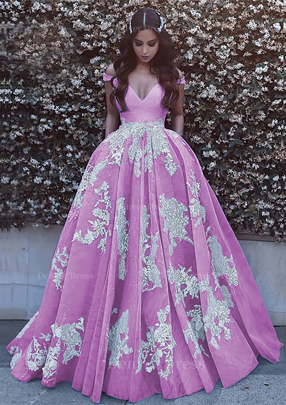 Ball Gown Off-the-Shoulder Sleeveless Court Train Tulle Prom Dress With Pleated Appliqued