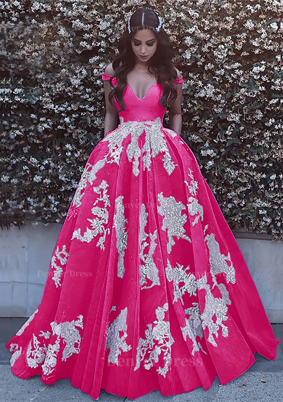 Ball Gown Off-the-Shoulder Sleeveless Court Train Tulle Prom Dress With Pleated Appliqued