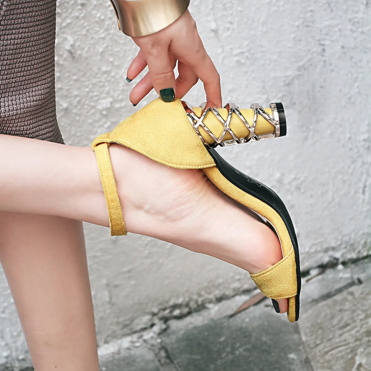 Bigsizeheels Suede peep-toe pumps - Yellow