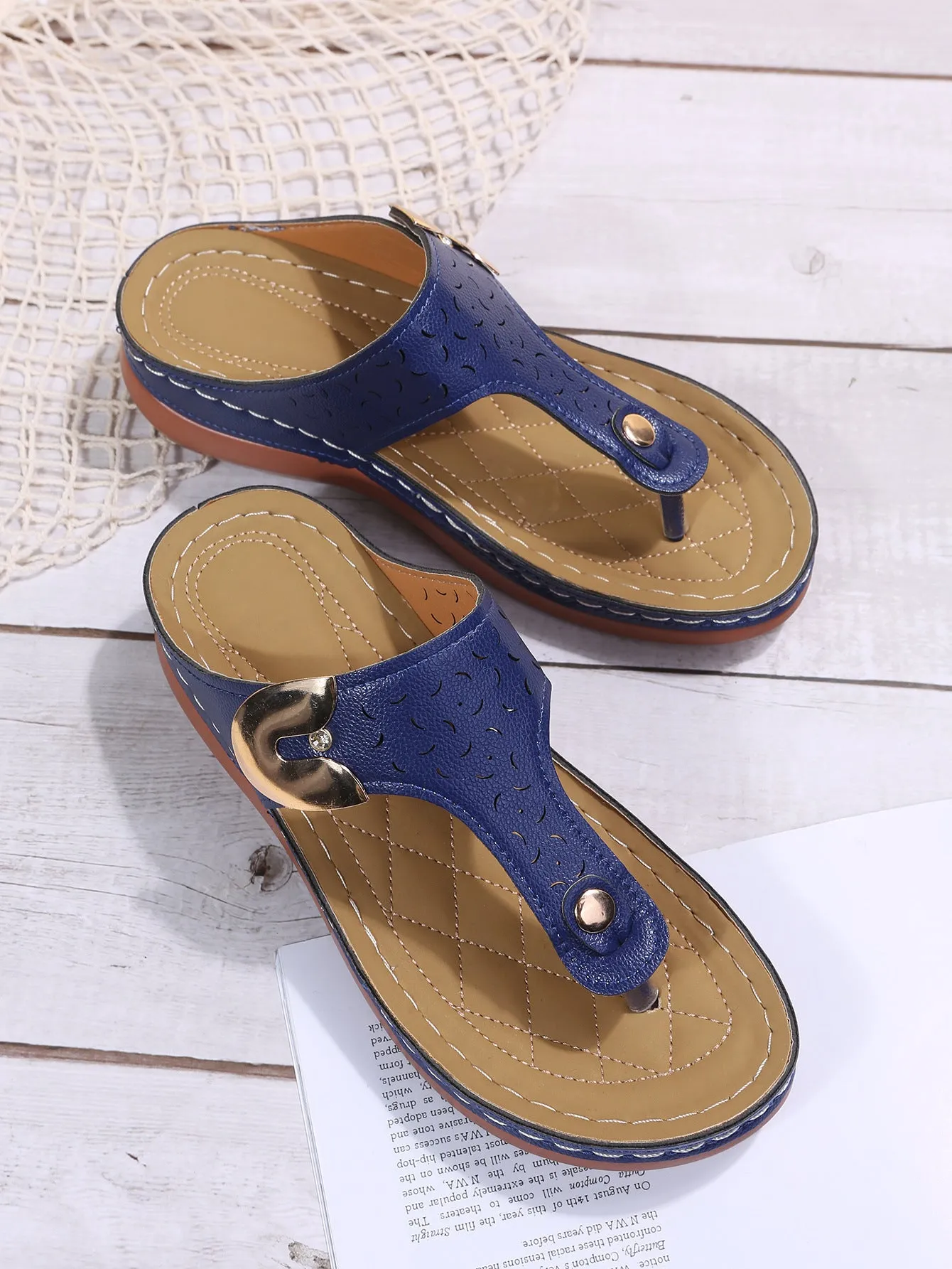 European And American Fashion Wedge Heels Retro Flip Flops Beach Slippers