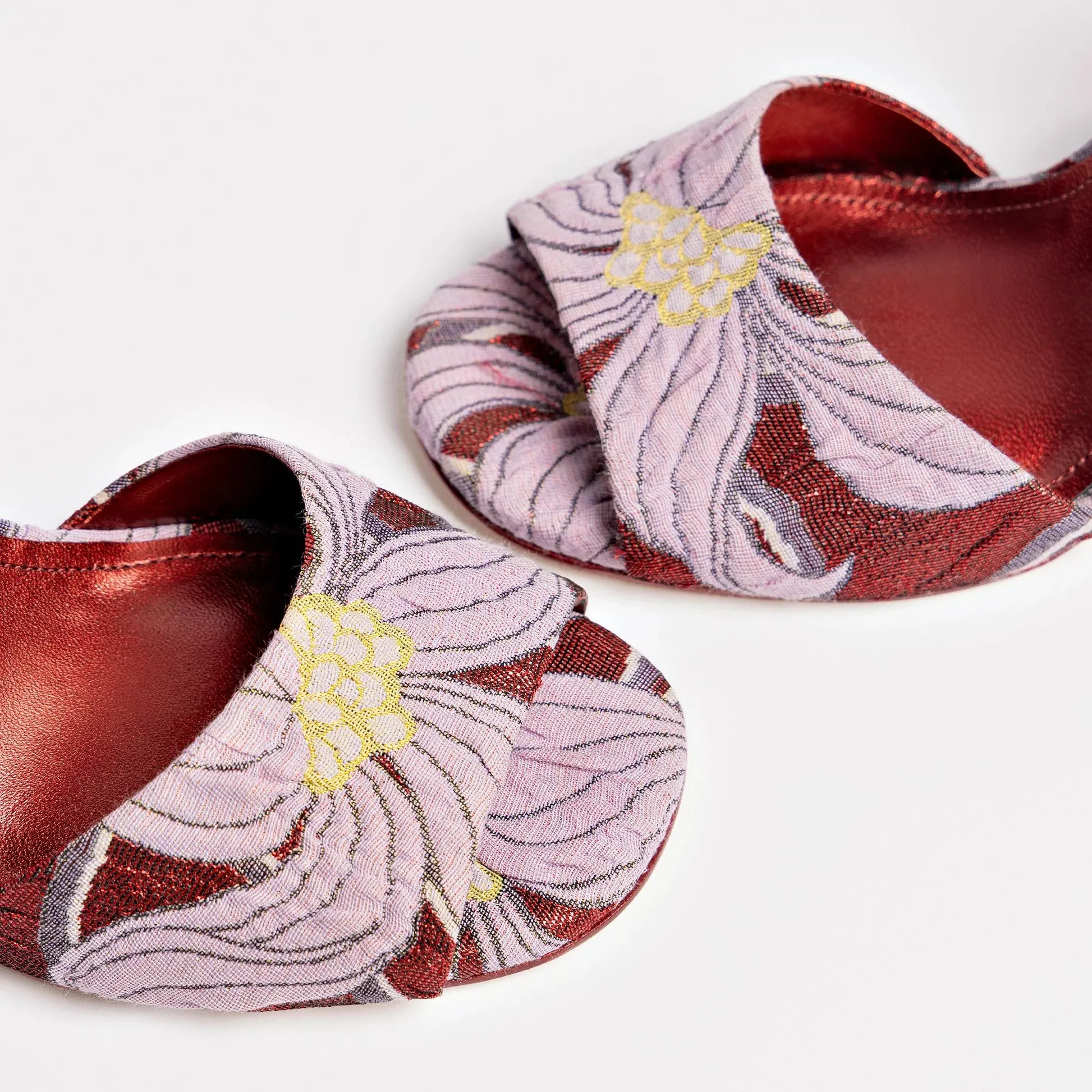 Larroudé x Markarian Wedge In Red Floral Dutel