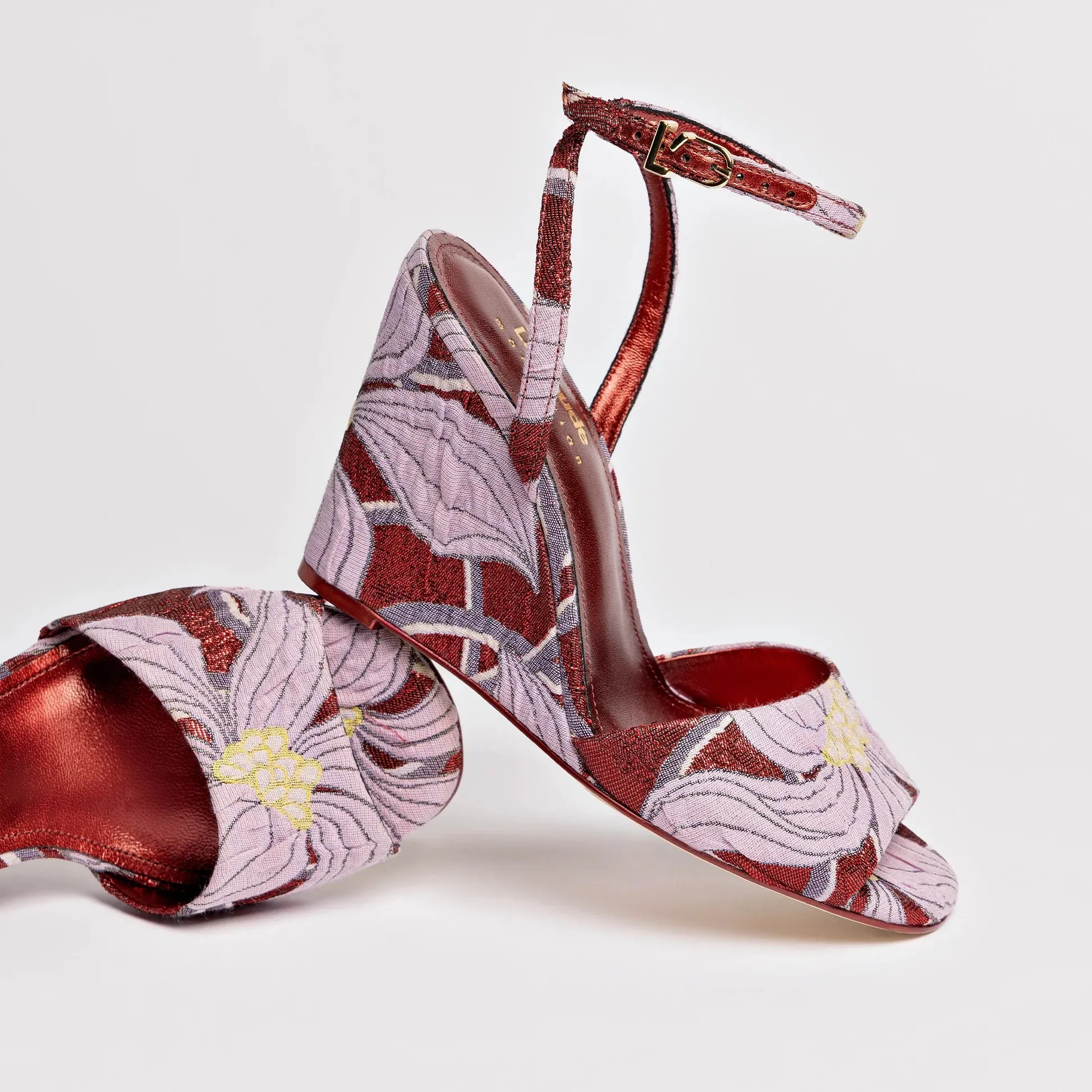 Larroudé x Markarian Wedge In Red Floral Dutel