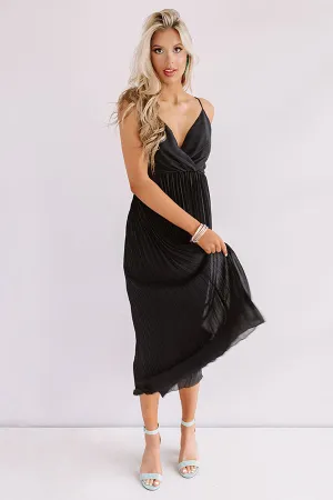 Photo Finish Pleated Midi In Black