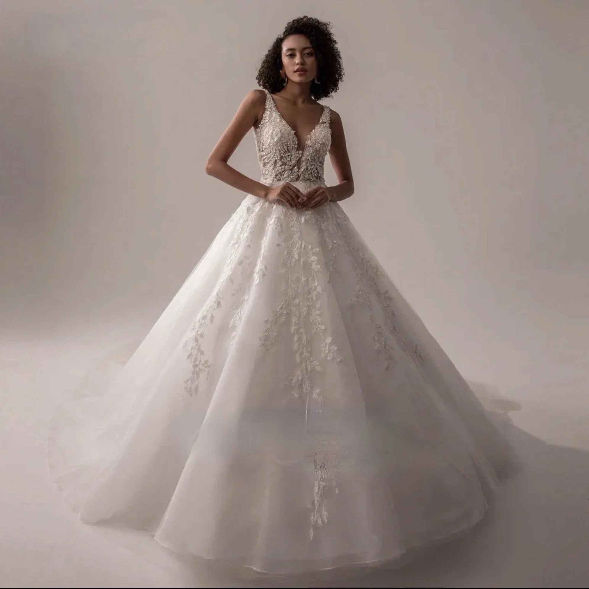 Romantic Lace Tulle Boho Sleeveless A Line Wedding Dresses Bridal Gown