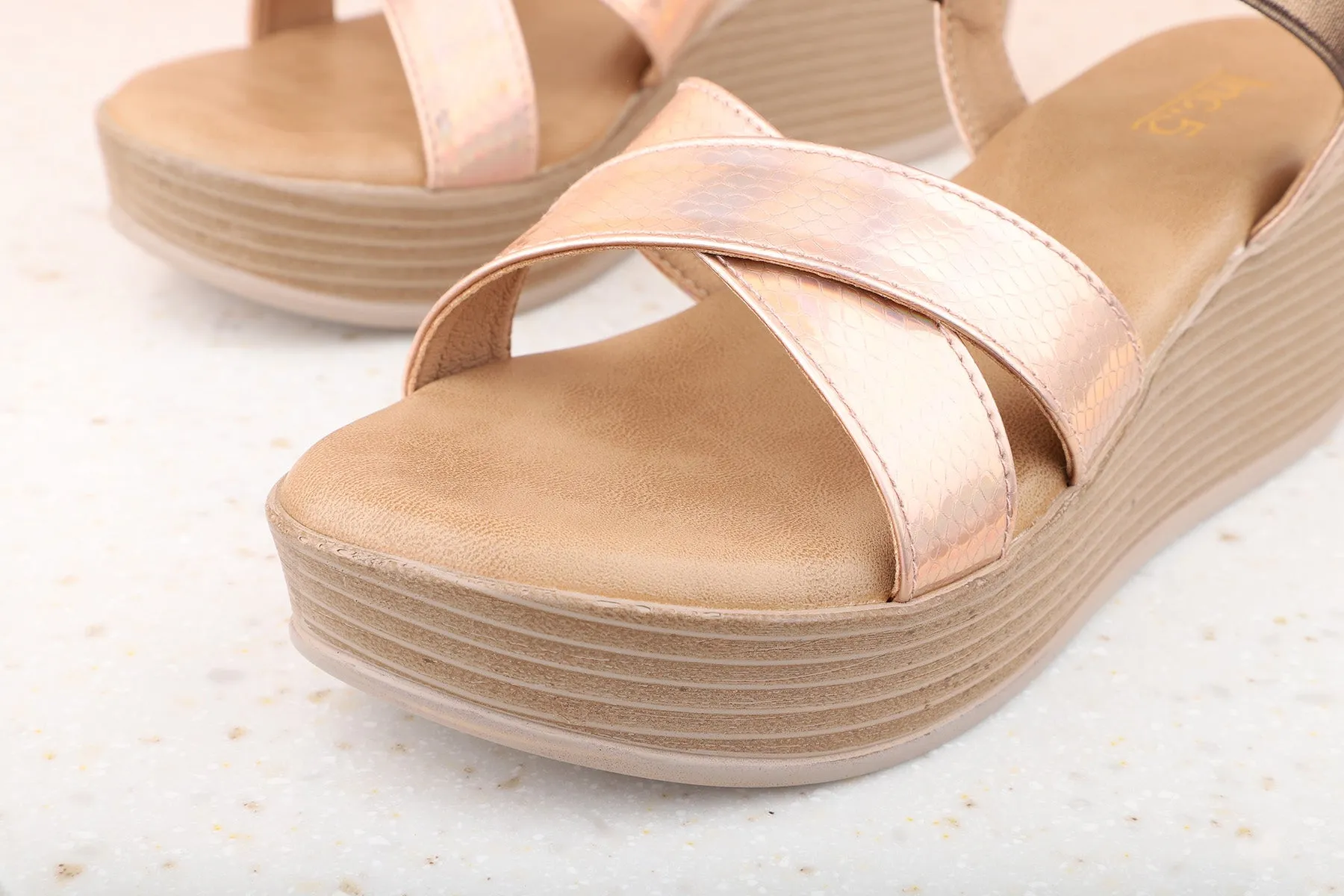 Women Ant Gold Wedge Heels